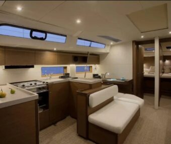 OCEANINS 51.1- Yacht charter-Athens11